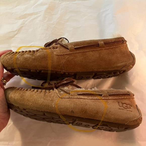 Ugg Australia Women’s Dakota Moccasin Slipper, size 6, Winter, Comfy, Warm - Picture 7 of 14